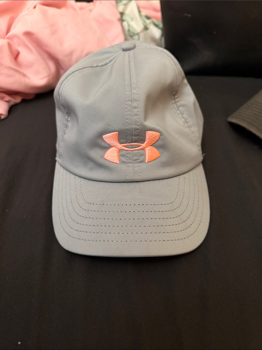 Under Armour Women’s Light Gray Hat with Pink Logo